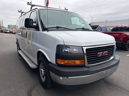Used 2017 GMC Savana 2500 image 3