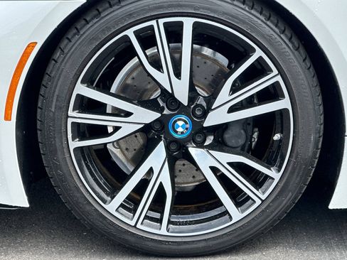 Used 2019 BMW i8 Roadster AWD/4WD image 41