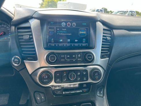 Used 2015 Chevrolet Suburban LT w/ Luxury Package AWD/4WD image 12