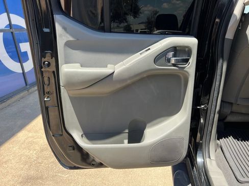 Used 2019 Nissan Frontier SV w/ Value Truck Package RWD image 18