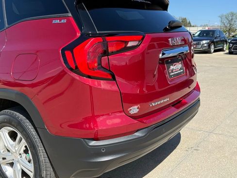 Used 2019 GMC Terrain SLE w/ Driver Convenience Package FWD image 13