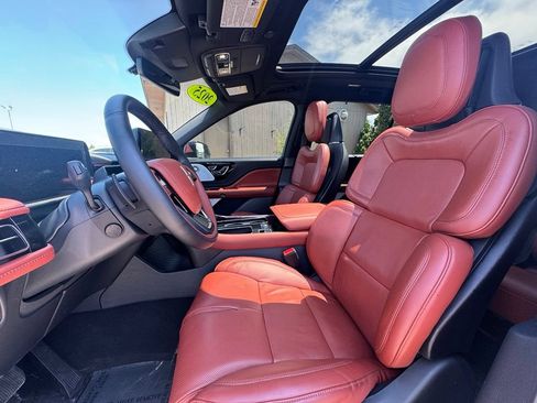 Used 2025 Lincoln Aviator Reserve w/ Equipment Group 201A AWD/4WD image 19