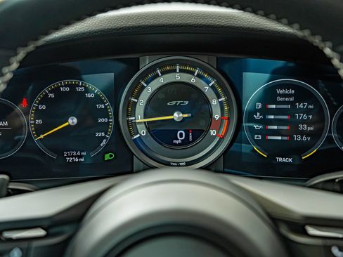 Certified 2022 Porsche 911 GT3 RWD image 38