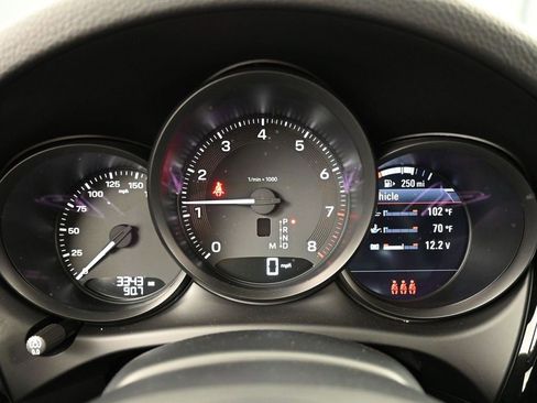 Certified 2025 Porsche Macan image 19