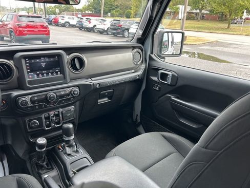 Used 2021 Jeep Wrangler Unlimited Sport image 12