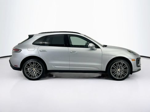 Certified 2025 Porsche Macan AWD/4WD image 8