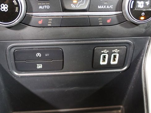 Used 2021 Ford EcoSport SE image 40