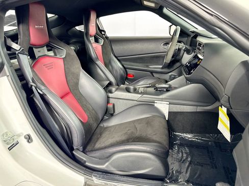 Used 2024 Nissan Z NISMO w/ Floor Mat Package RWD image 30