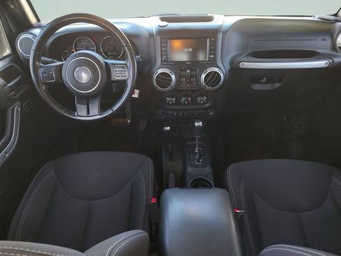 Used 2016 Jeep Wrangler Unlimited Sahara AWD/4WD image 9