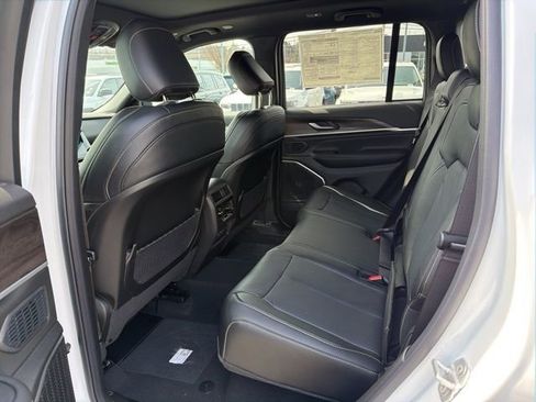 New 2026 Jeep Grand Cherokee Limited AWD/4WD image 8