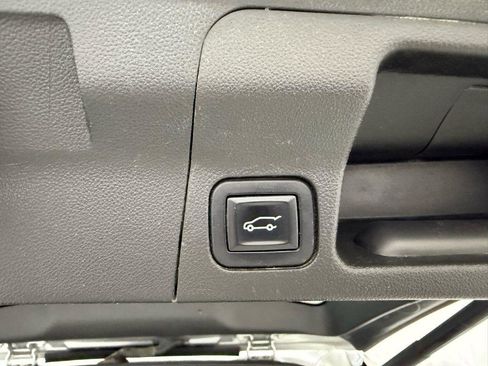 Used 2018 GMC Acadia SLE AWD/4WD image 30