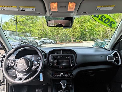 Used 2024 Kia Soul LX w/ Option Group 015 image 11