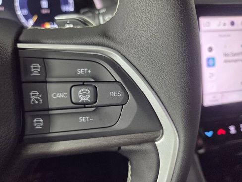New 2026 Jeep Grand Cherokee Limited w/ Limited Altitude Package AWD/4WD image 14