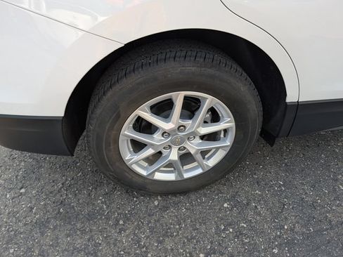 Used 2024 Chevrolet Equinox LT AWD/4WD image 10