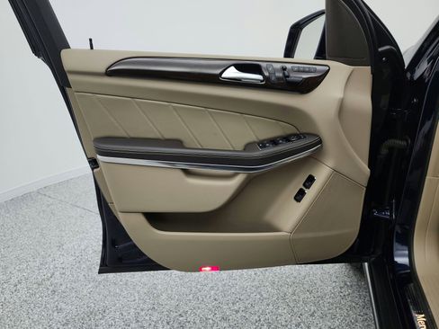 Used 2013 Mercedes-Benz GL 450 4MATIC image 15