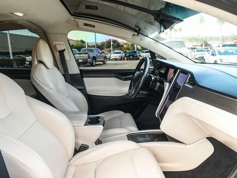 Used 2018 Tesla Model X 75D AWD/4WD image 15