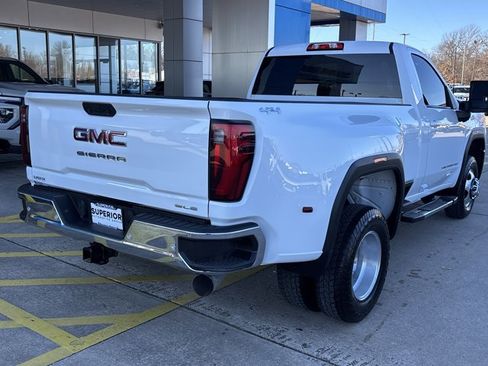 Used 2024 GMC Sierra 3500 SLE w/ SLE Convenience Package image 3