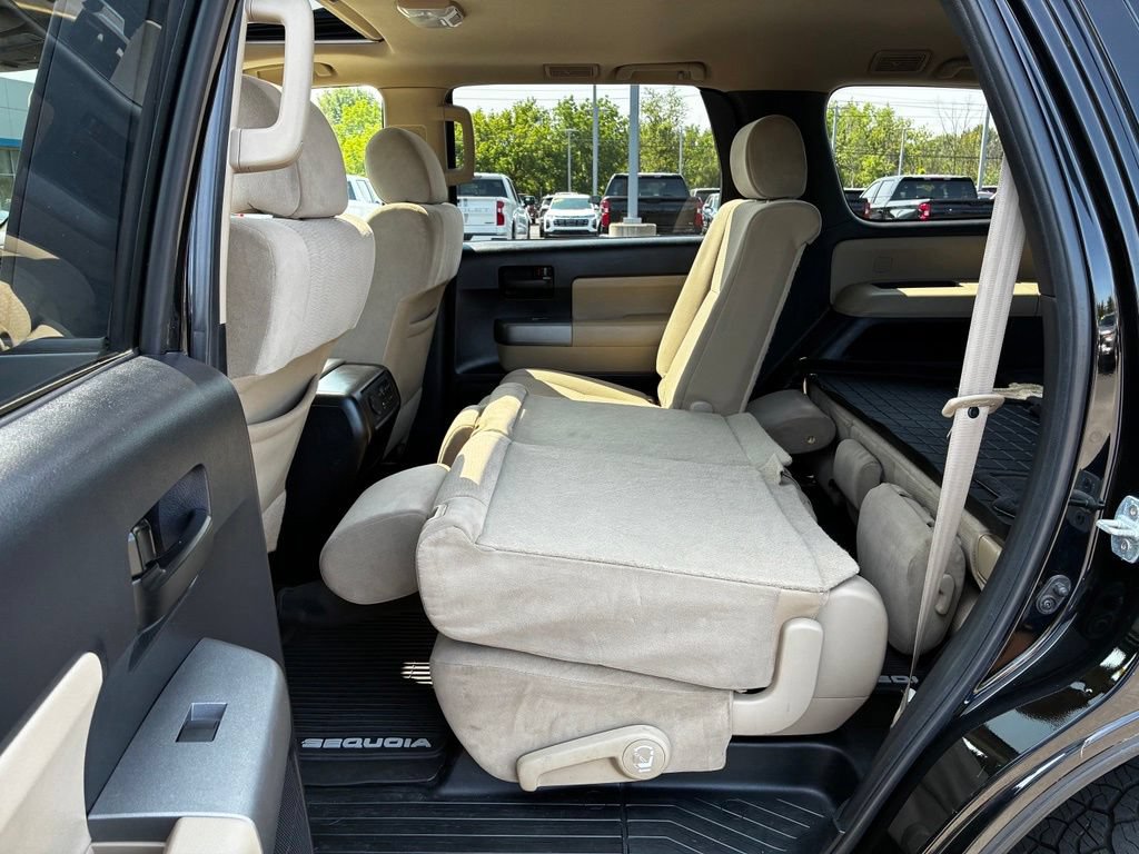 Used 2017 Toyota Sequoia SR5 AWD/4WD image 38