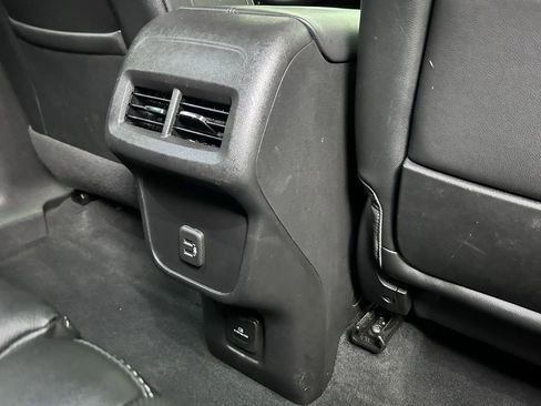 Used 2023 GMC Terrain SLT image 33