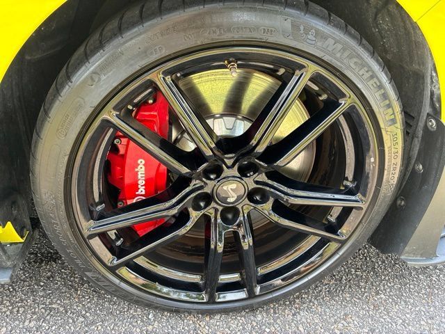 Used 2021 Ford Mustang Shelby GT500 w/ Technology Package RWD image 17