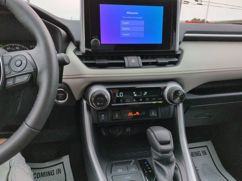 Certified 2025 Toyota RAV4 XLE w/ Convenience Package AWD/4WD image 17