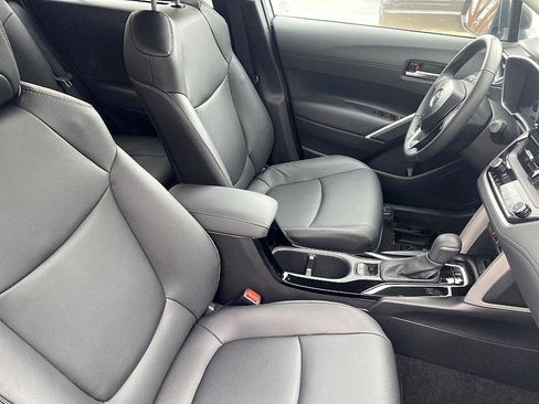 Certified 2025 Toyota Corolla Cross XLE image 20