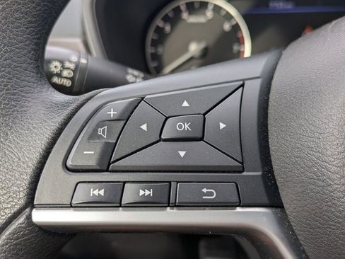 Used 2025 Nissan Altima 2.5 SV FWD image 17