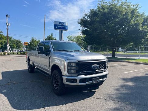 Used 2024 Ford F350 XLT w/ XLT Premium Package AWD/4WD image 3