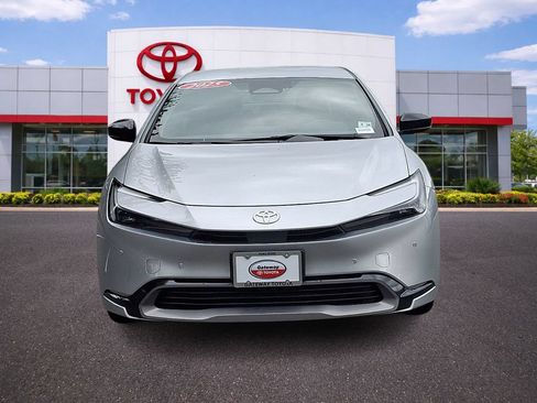 Used 2025 Toyota Prius XLE AWD/4WD image 2