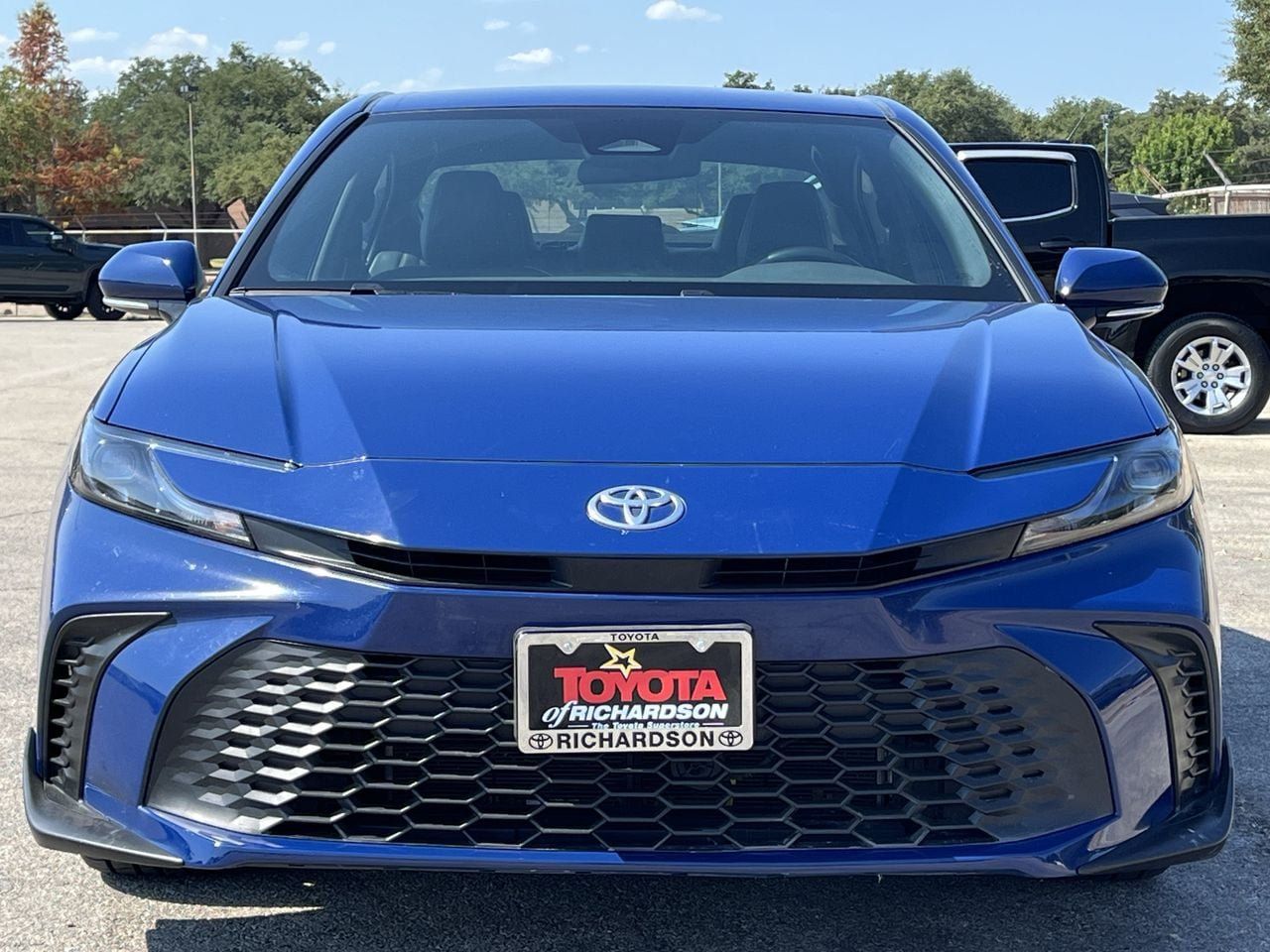 Used 2025 Toyota Camry SE FWD image 7