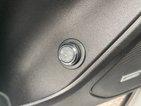 Certified 2021 Chevrolet Blazer Premier w/ Driver Confidence II Package image 39