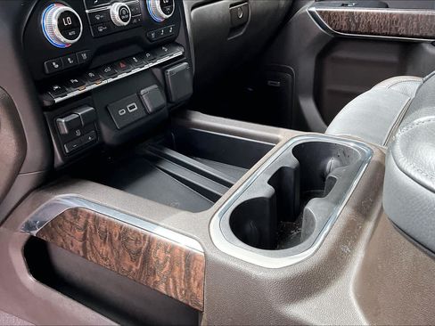 Used 2019 GMC Sierra 1500 Denali w/ Technology Package AWD/4WD image 16