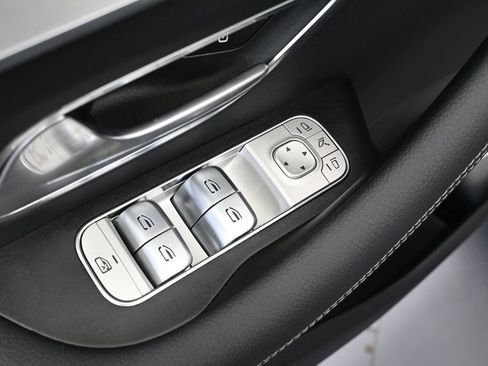 Used 2026 Mercedes-Benz GLS 450 4MATIC image 14