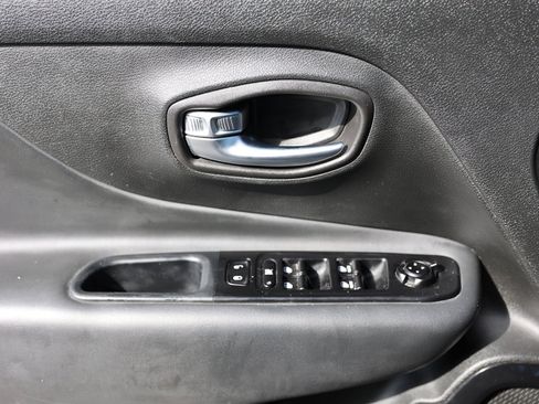 Used 2022 Jeep Renegade Altitude image 33