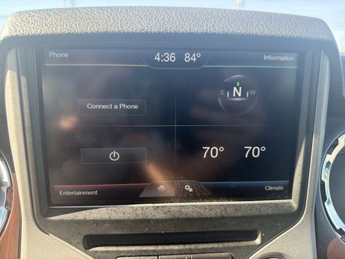 Used 2015 Ford F250 Lariat w/ Snow Plow Prep Package AWD/4WD image 25