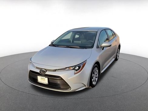 Used 2025 Toyota Corolla LE image 7
