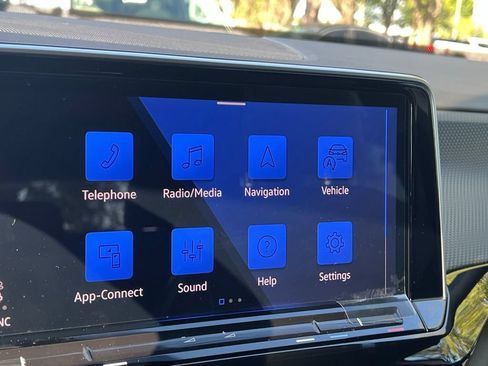New 2026 Volkswagen Atlas Cross Sport SEL R-Line AWD/4WD image 16