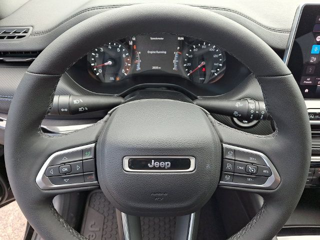 Used 2026 Jeep Compass Latitude w/ Quick Order Package 29K AWD/4WD image 4