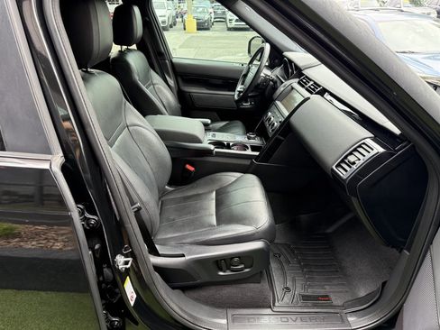 Used 2019 Land Rover Discovery SE AWD/4WD image 17