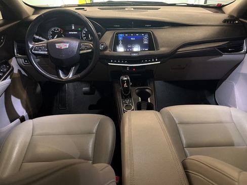 Used 2021 Cadillac XT4 Luxury FWD image 14