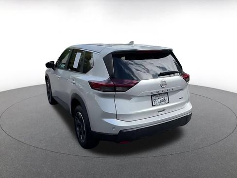 Used 2025 Nissan Rogue SV AWD/4WD image 9