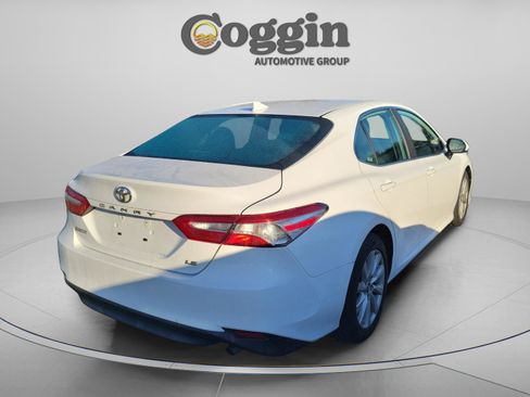 Used 2019 Toyota Camry LE image 5