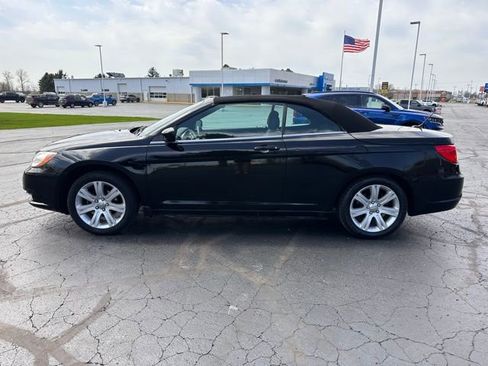 Used 2014 Chrysler 200 Touring FWD image 2