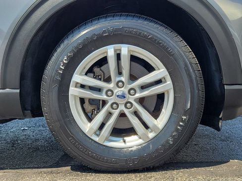 Certified 2021 Ford Explorer XLT w/ Equipment Group 202A AWD/4WD image 9