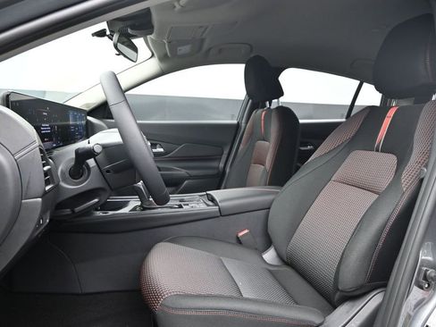 New 2026 Nissan Sentra SR w/ Floor Mat Package FWD image 10