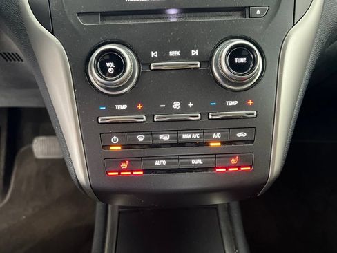 Used 2015 Lincoln MKC FWD w/ Equipment Group 101A Select image 17