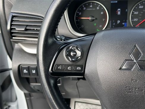 Used 2022 Mitsubishi Eclipse Cross SE image 13