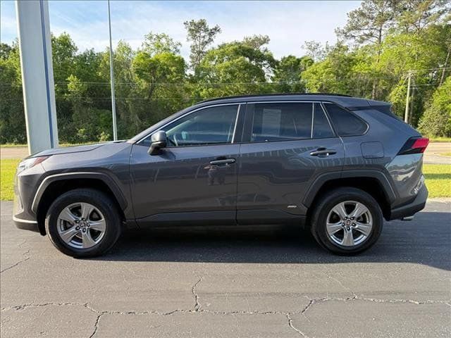 Used 2024 Toyota RAV4 LE AWD/4WD image 2