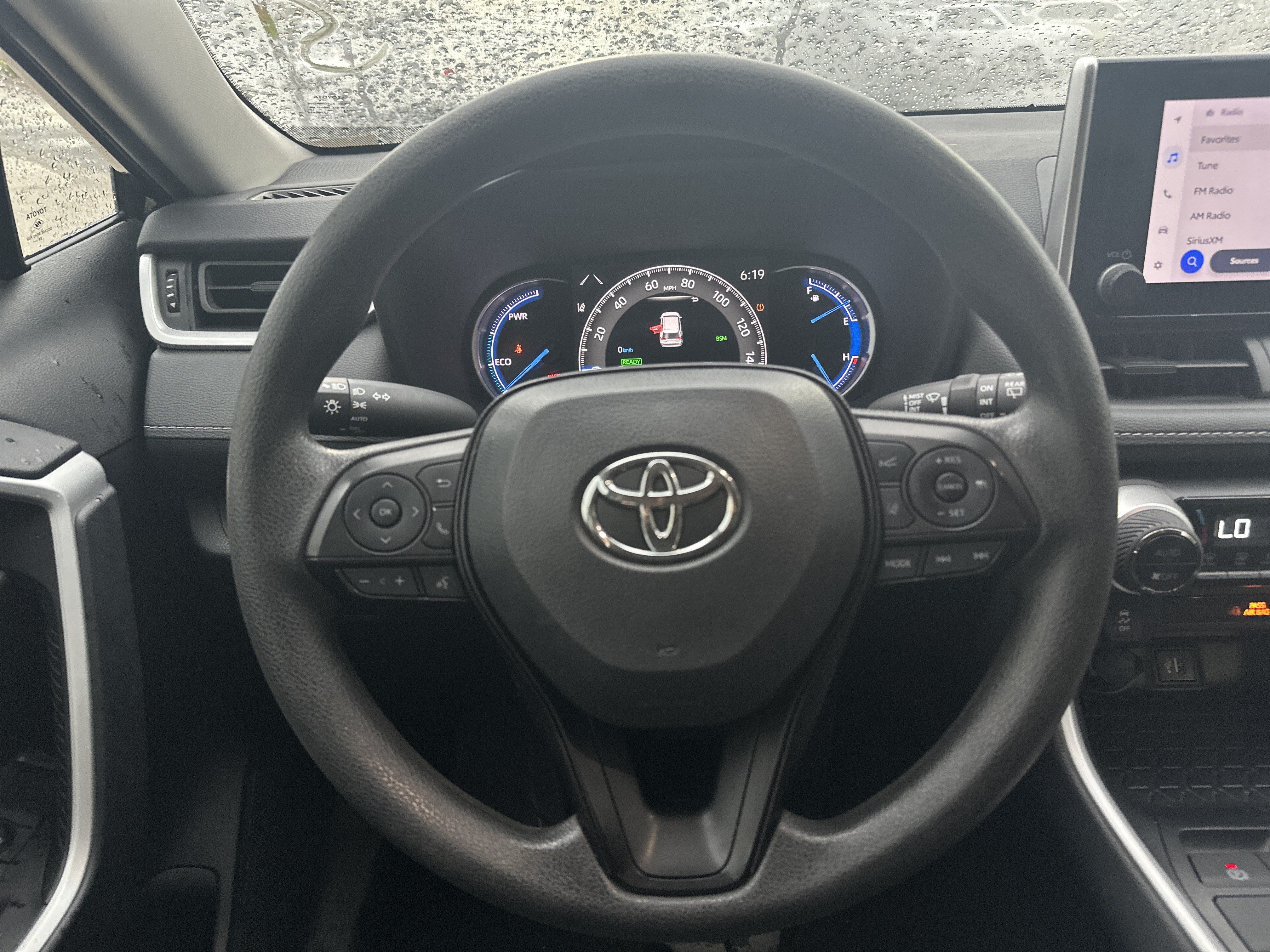 Used 2025 Toyota RAV4 XLE AWD/4WD image 17