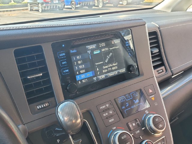 Used 2015 Toyota Sienna SE FWD image 25